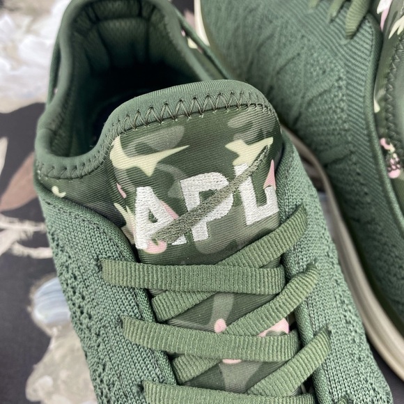 APL Men’s TechLoom Phantom Shoe in Fatigue Pristine Soft Pink Size 11.5. - Picture 4 of 13